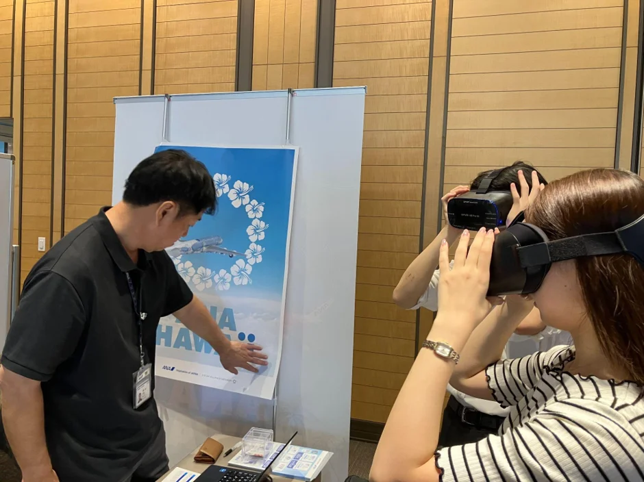 全日空ANA導入24K環景VR體驗：鎖定夏威夷線A380客艙促銷：結合實體展會與對面銷售，協助旅行社通路掌握機上質感