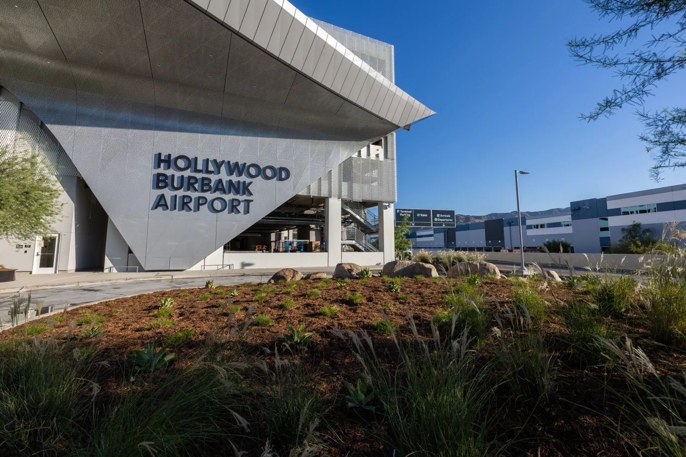 西南航空進駐伯班克機場新航廈 執飛過半班次並導入更大機型 - 這裡胡說 JL TALKS 西南航空進駐伯班克機場新航廈 執飛過半班次並導入更大機型 - 這裡胡說 JL TALKS