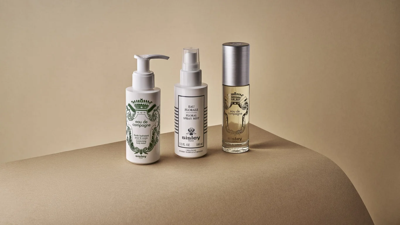 套房及頭等艙機上 SISLEY 洗手台備品(Suites and First Class In-flight SISLEY Amenities) 套房及頭等艙機上 SISLEY 洗手台備品(Suites and First Class In-flight SISLEY Amenities)