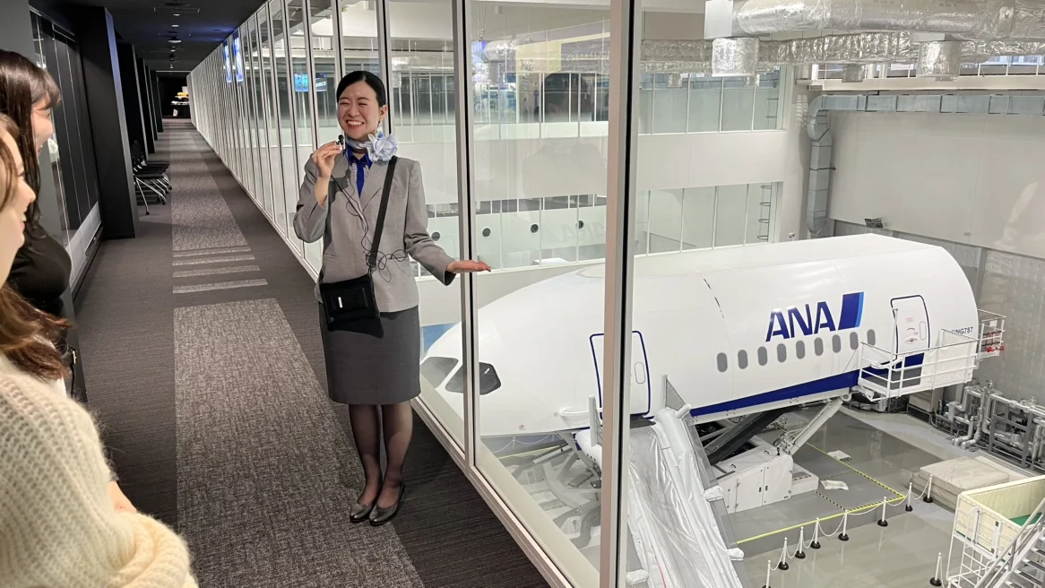 空服組員客艙動態訓練器。圖片：ANA網站