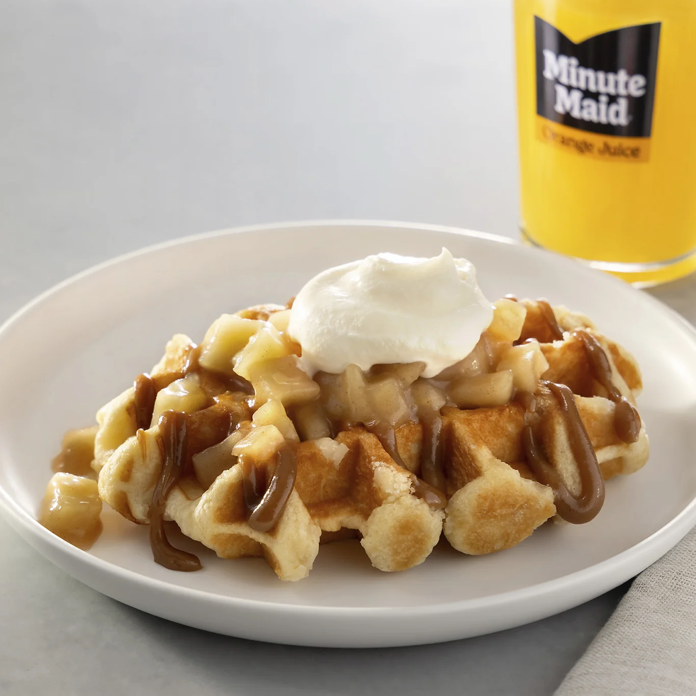 肉桂蘋果鬆餅早餐（Cinnamon apple waffle）