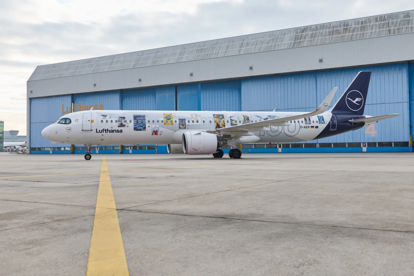 漢莎航空A321neo完成12幅員工故事週年紀念塗裝：內部徵件票選機制與機身畫框、女性機師歷史影像設計
